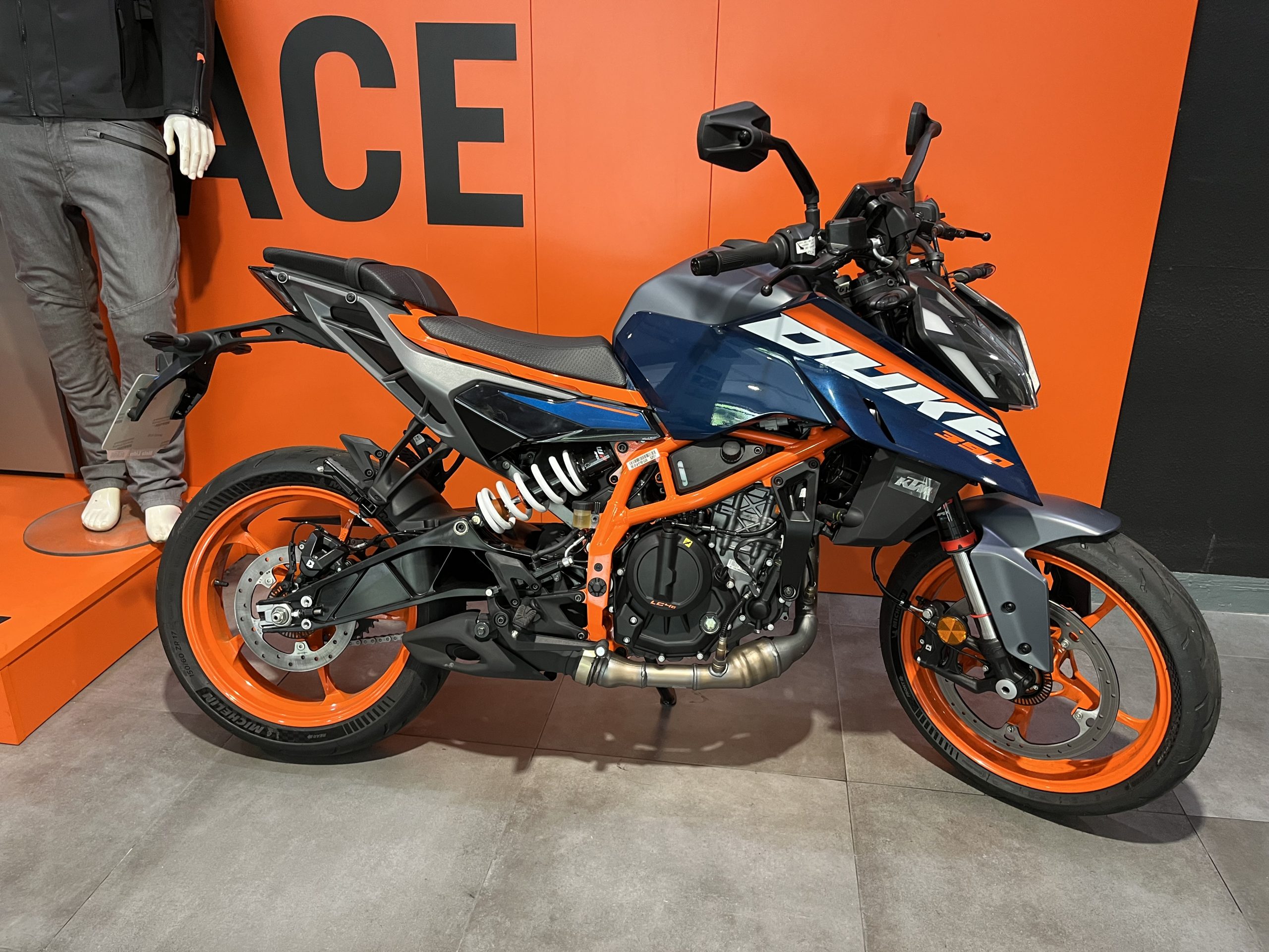 KTM 390 DUKE 24